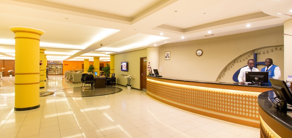 Panari Hotel 8/72