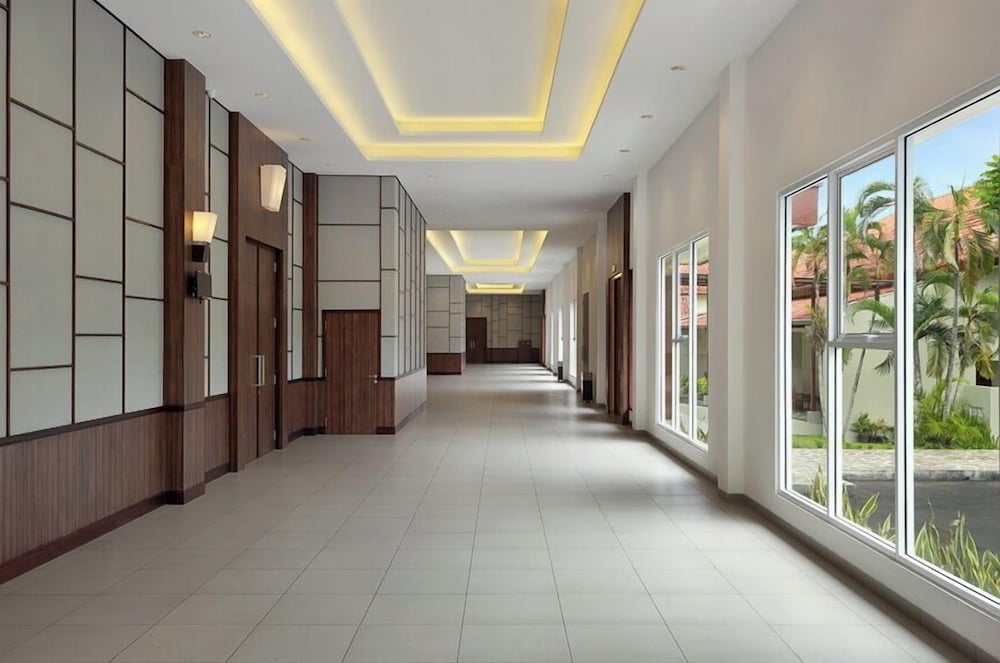 Mercure Manado Tateli Resort And Convention 3/50