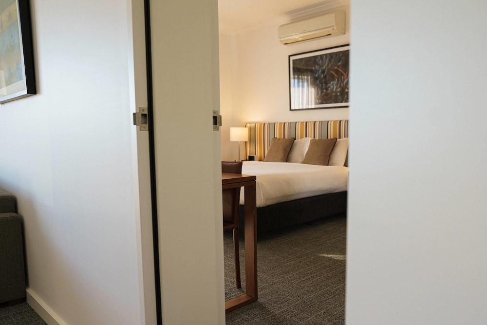 Efficiency, Multiple Beds, Accessible، MainStay Suites Whyalla 5/10