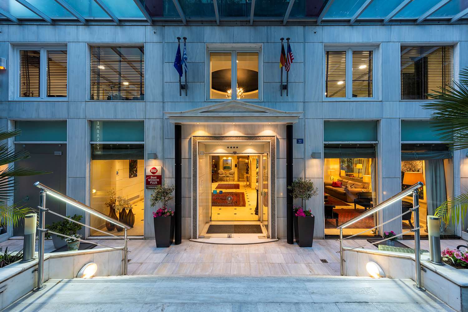 Best Western Plus Embassy Hotel 2/48