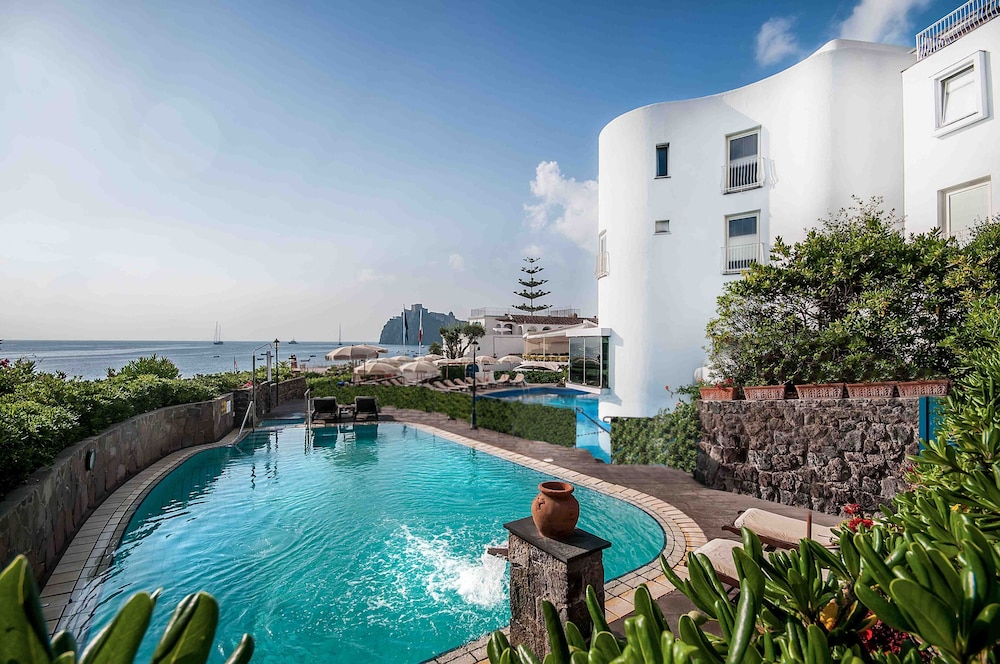 Punta Molino Beach and Resort Spa 76/82
