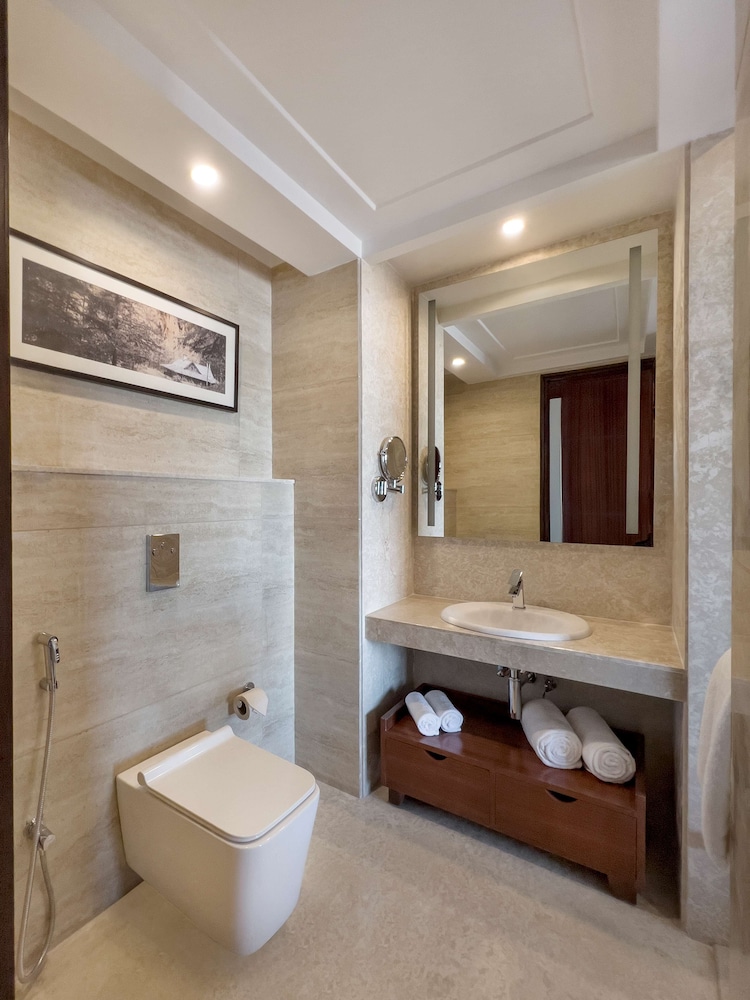 Radisson Hotel Kufri 47/50
