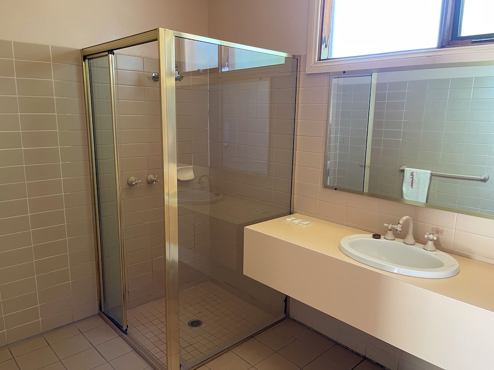 غرفة اقتصادية بسرير كوين، Philadelphia Motor Inn 4/6