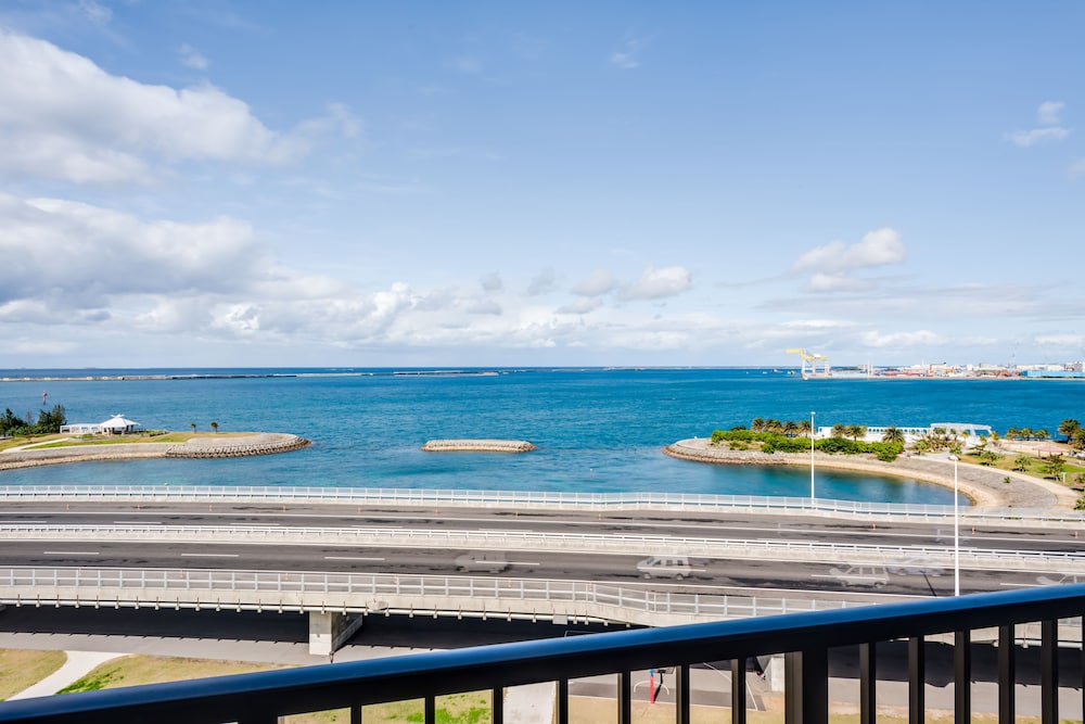 Naha Beach Side Hotel 67/71