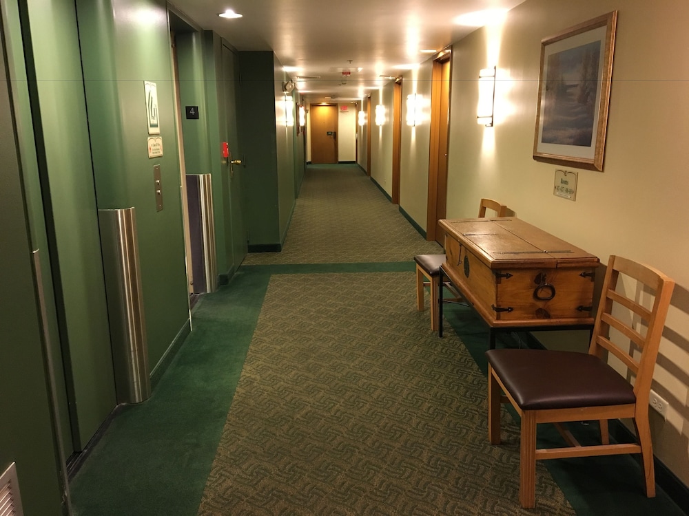 CROCKETT HOTEL 46/77