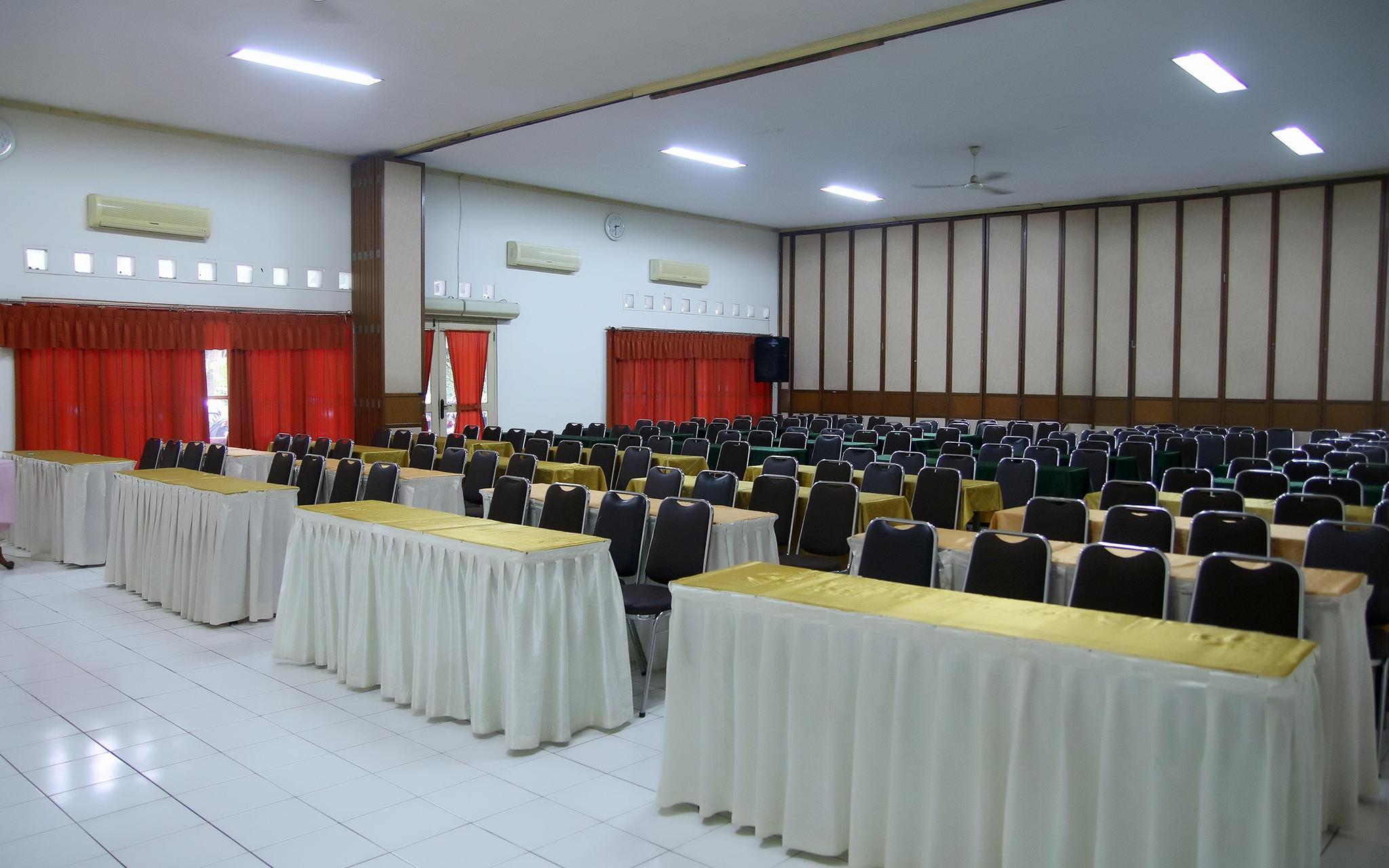 Candisari Hotel & Resto 22/28