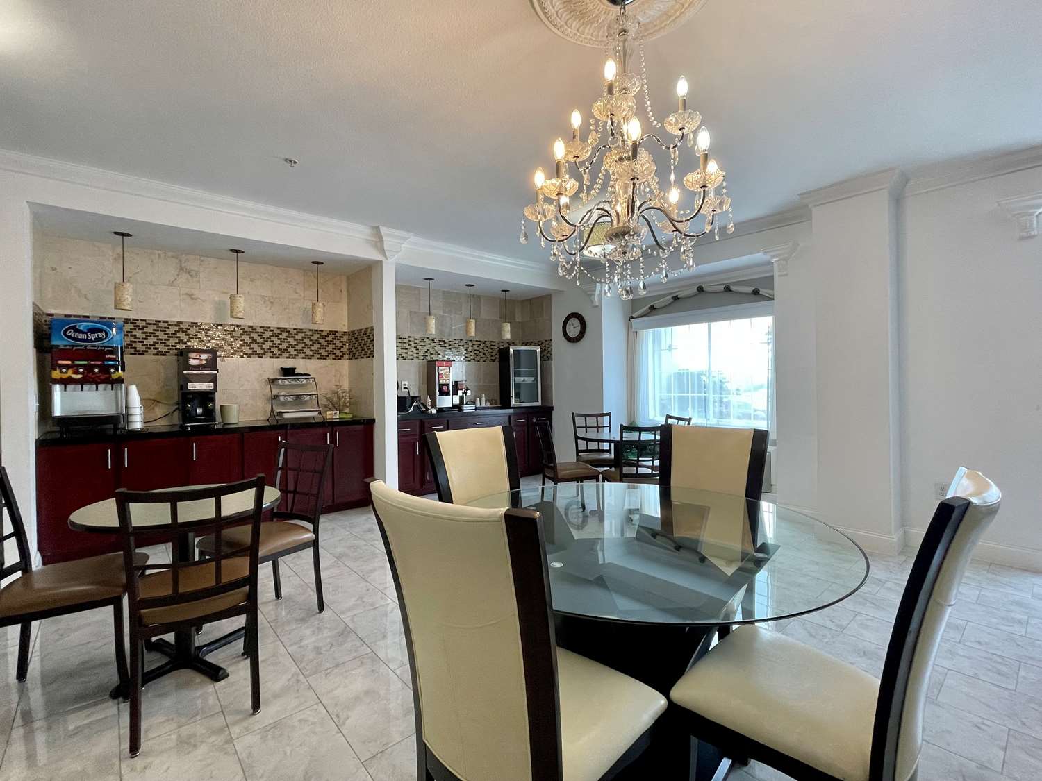 Best Western Roanoke Inn & Suites 22/23