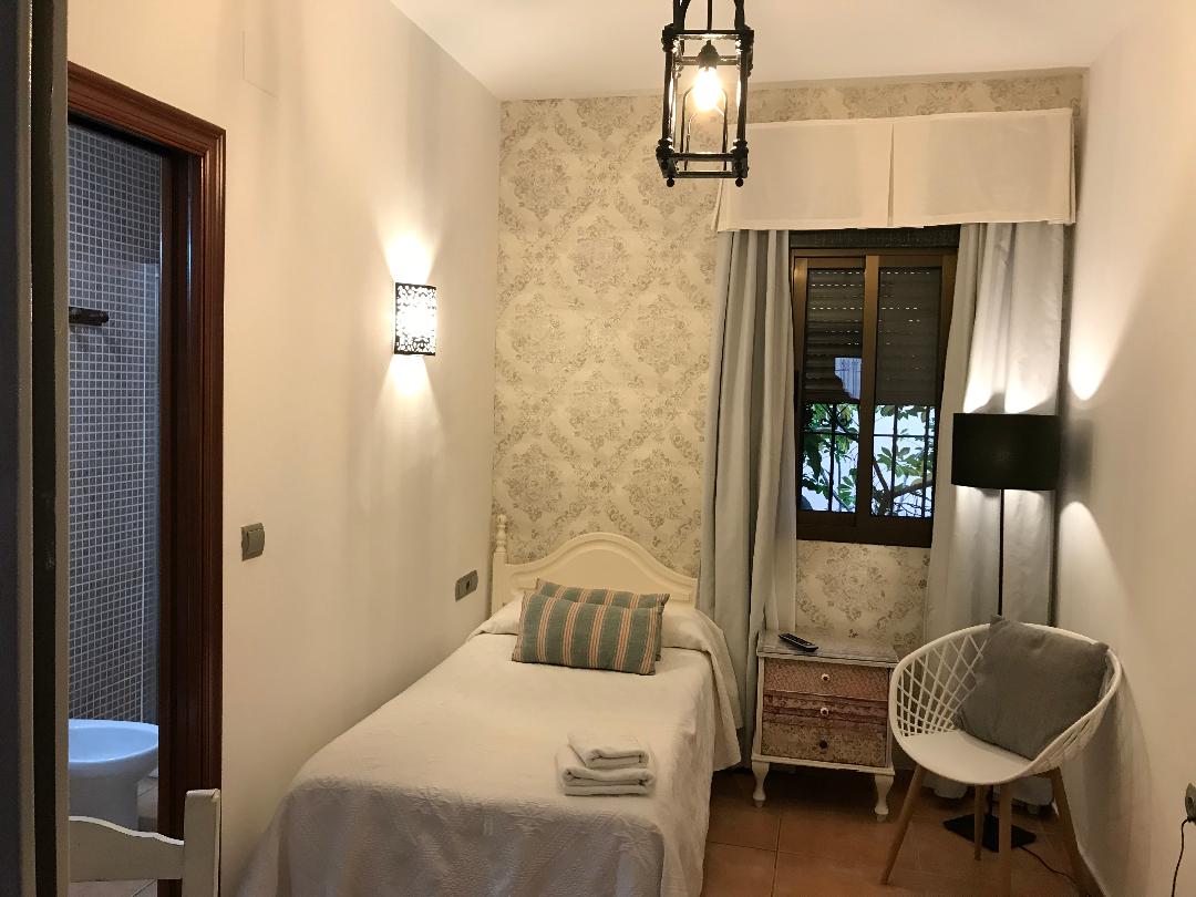 Room, Single