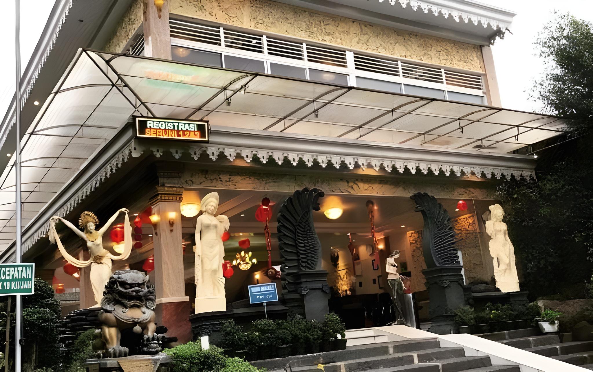 Seruni Hotel Hobbit House 1/26