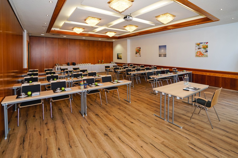 TOP CountryLine Seehotel Berlin-Rangsdorf 34/52