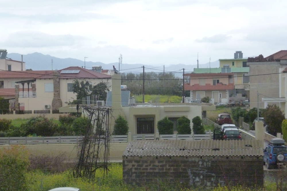 Alkyonides Hotel in Kremasti