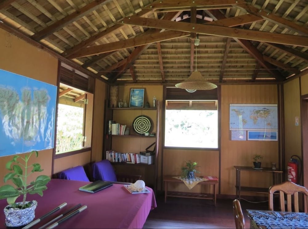Moorea Surf Bed And Breakfast Hostel 9/32