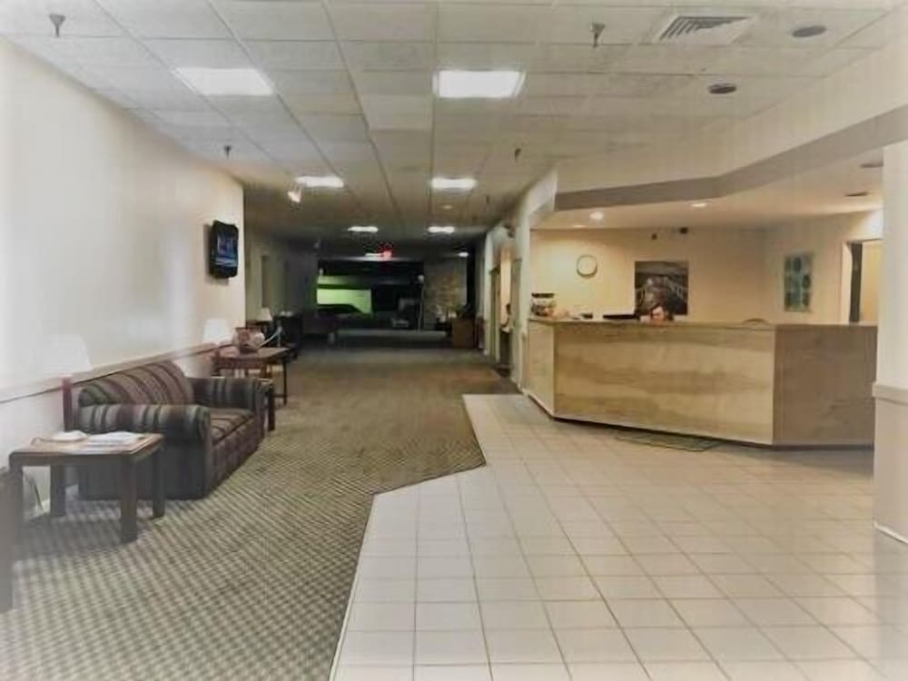Quality Inn Houghton Lake MI secondary