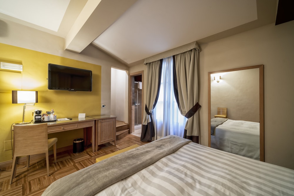 Solo Experience Hotel 11/74