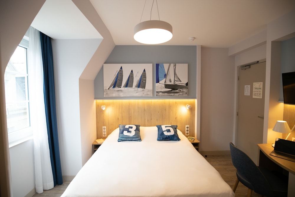 SUPERIOR, DOUBLE OR TWIN BED