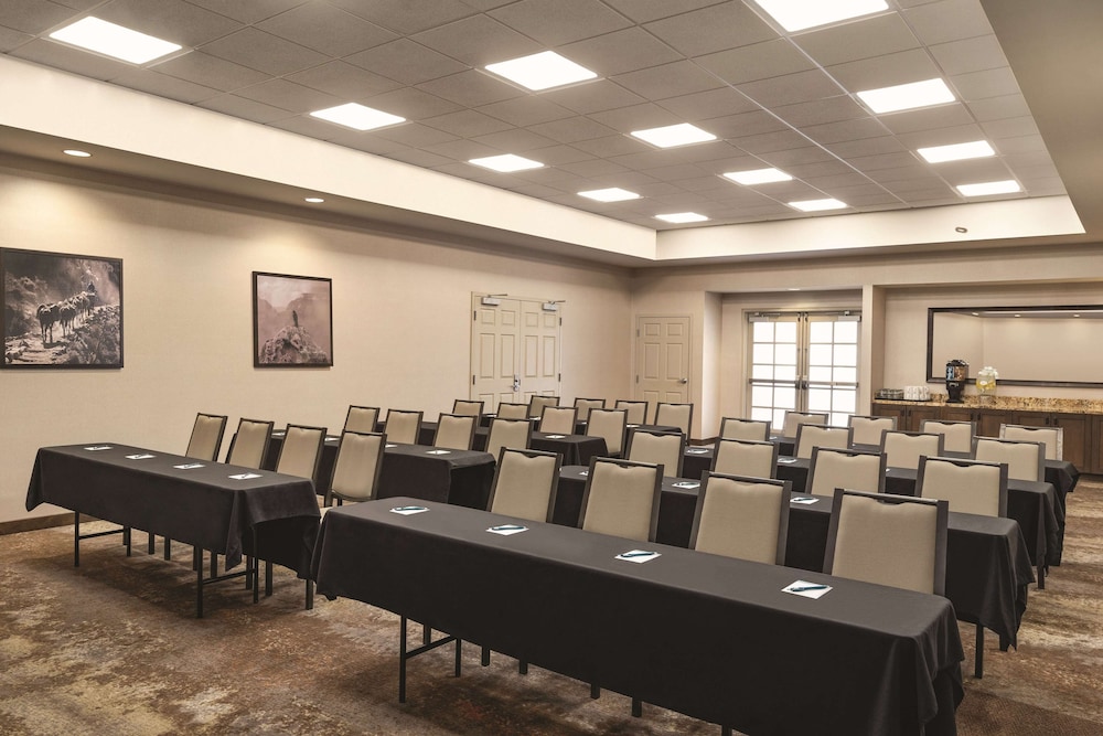 Homewood Suites by Hilton Tucson/St. Philip s Plaza Univ 44/48