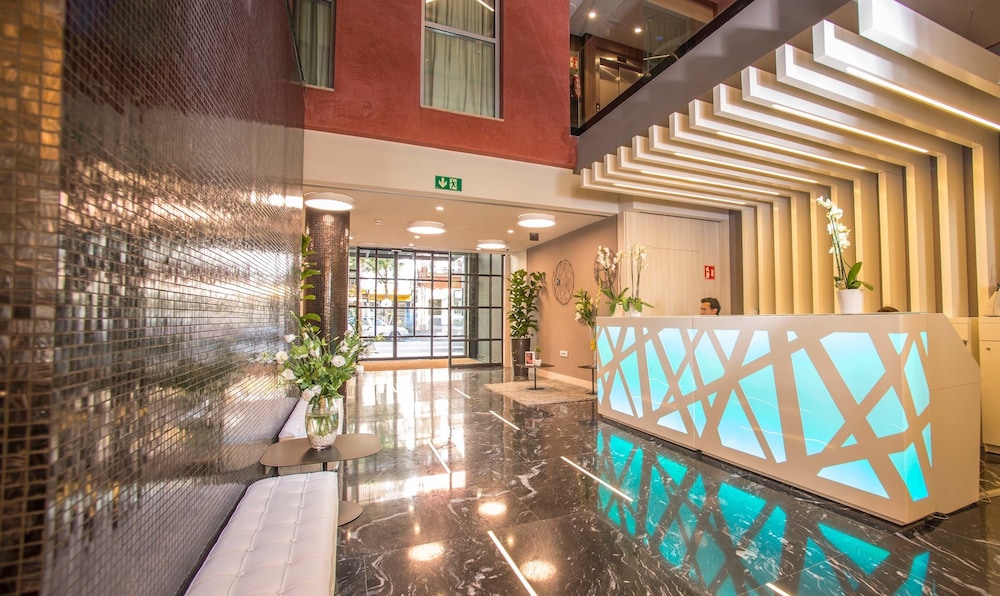 Arya Stadium Hotel 5/68