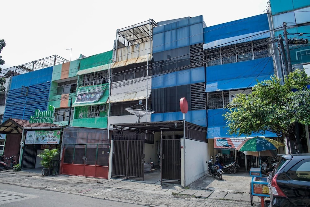Reddoorz Near Roxy Mall Jakarta 2/28