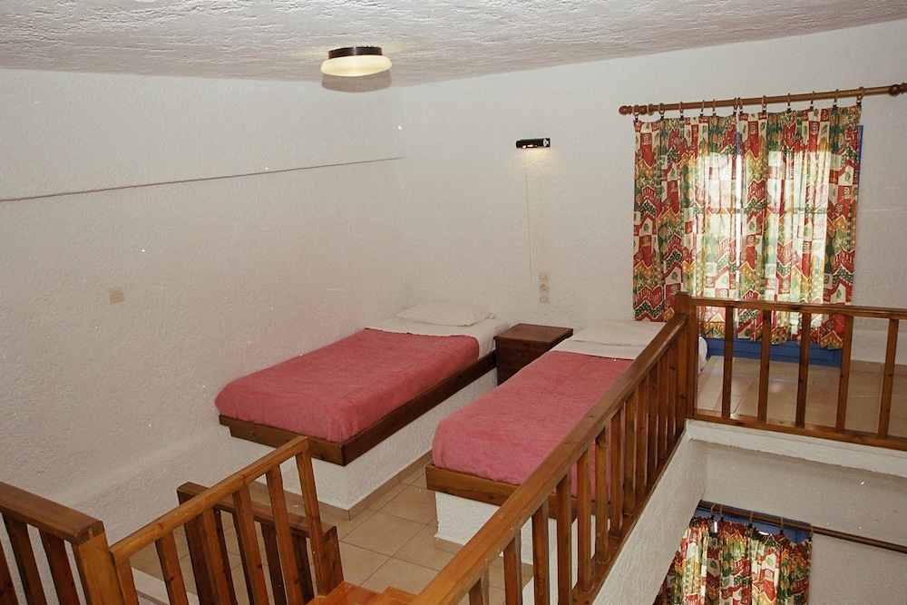 Joanna Apartments 36/64