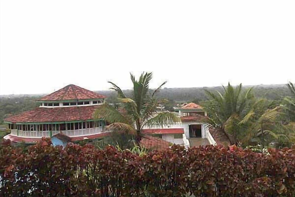 INDISMART WOODBOURNE RESORT 6/50