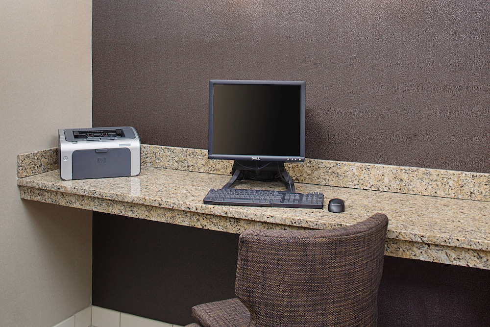 Residence Inn by Marriott Detroit Troy/Madison Heights 20/22