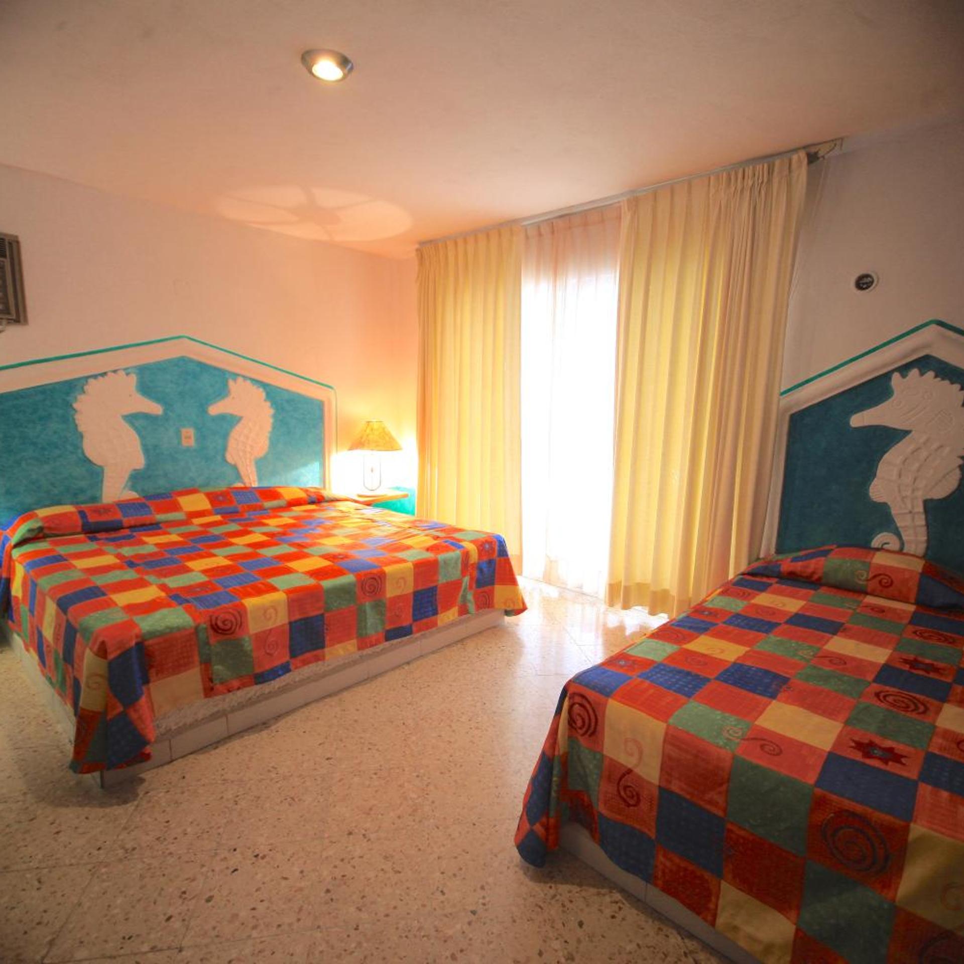 Hotel Carrillos 9/25