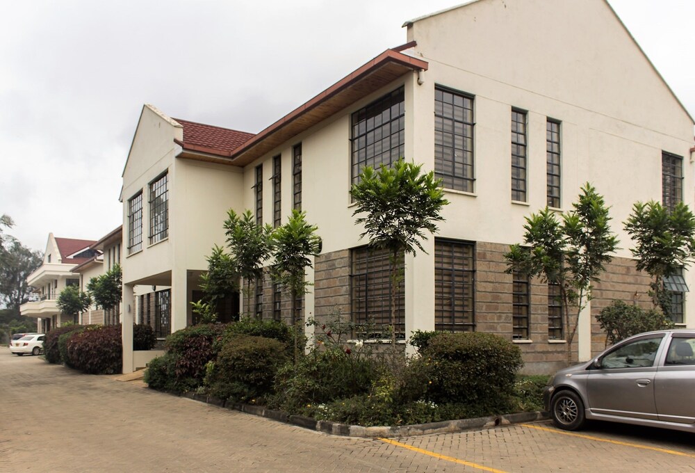 Lia Hotel & Training Centre 48/50