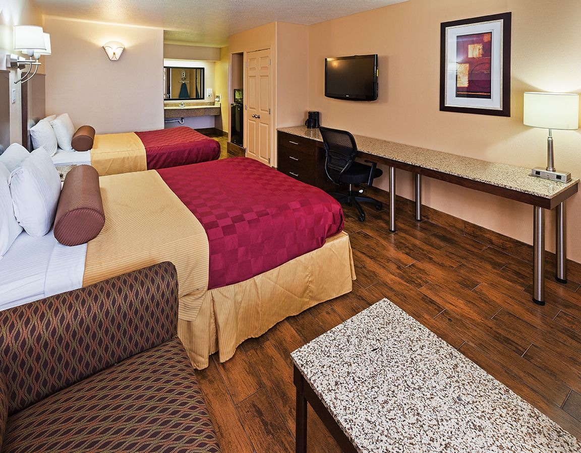 غرفة قياسية بسريرين كوين، Texas Inn & Suites Raymondville 6/10