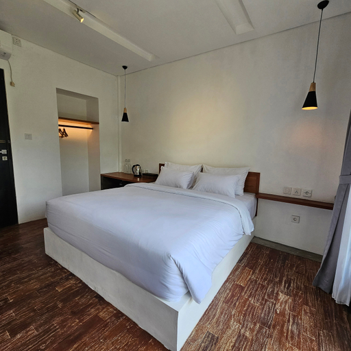 Room, Double Bed, Balcony
