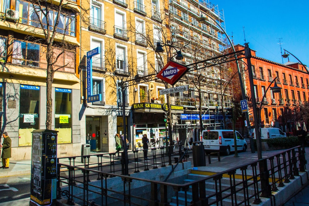HOSTAL MONTALOYA 60/68