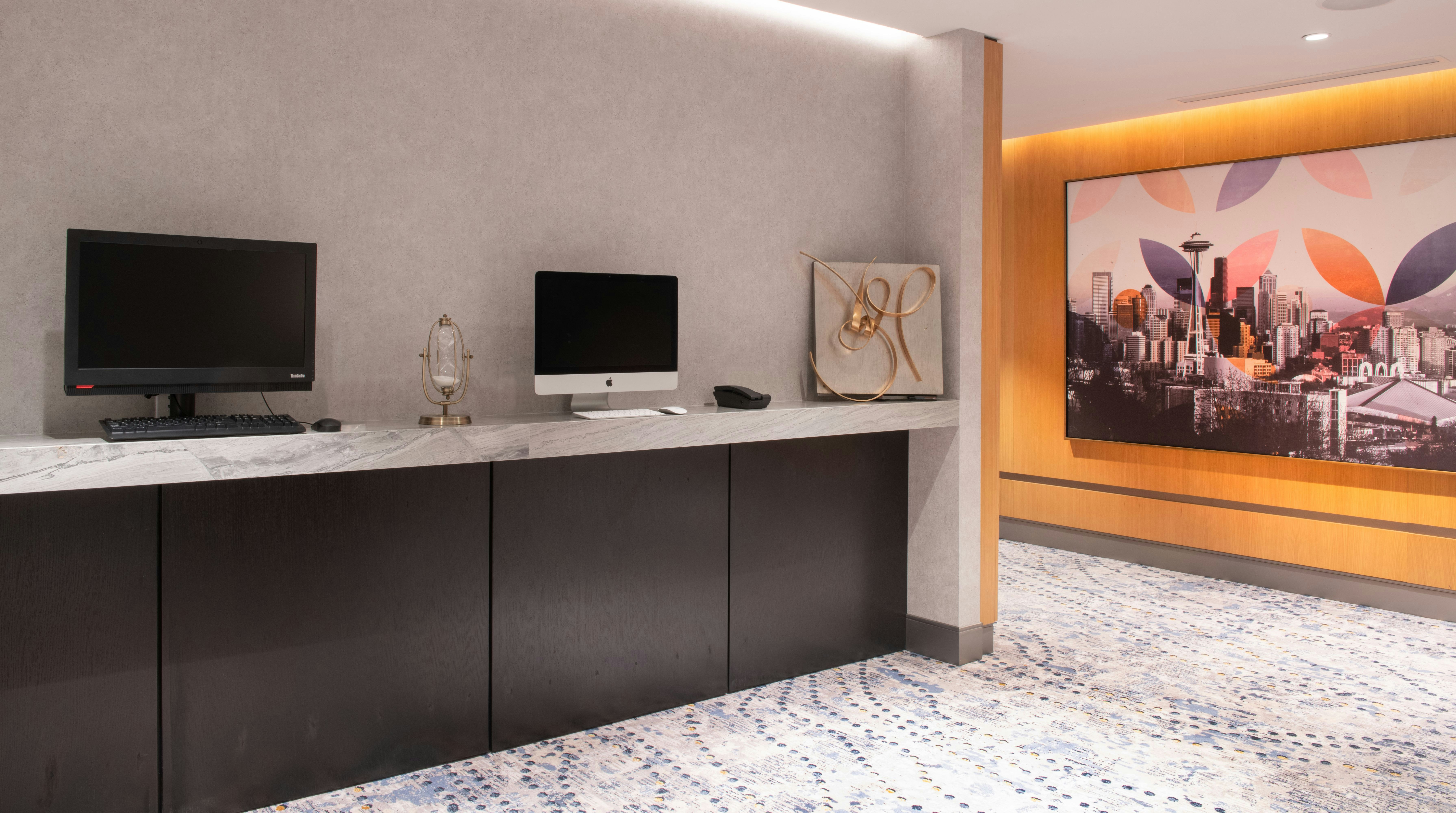 The Charter Hotel Seattle Curio Collection by Hilton 9/81