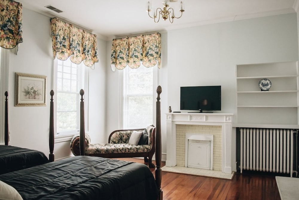 1912 Bed and Breakfast 18/59