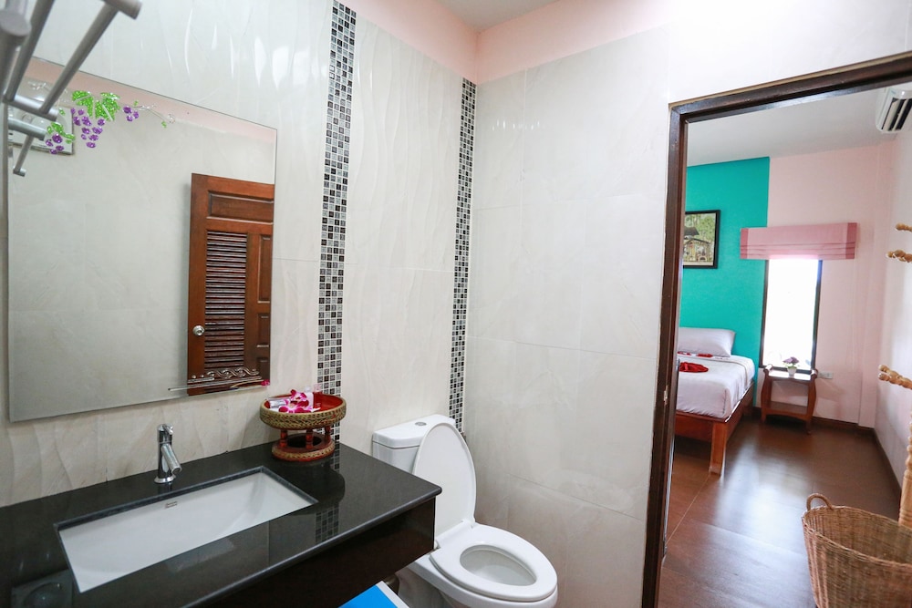 Sang Aroon Bungalow 21/43