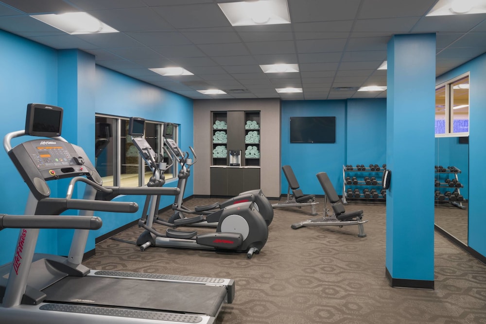 Fairfield Inn Suites By Marriott Paramus 18/47