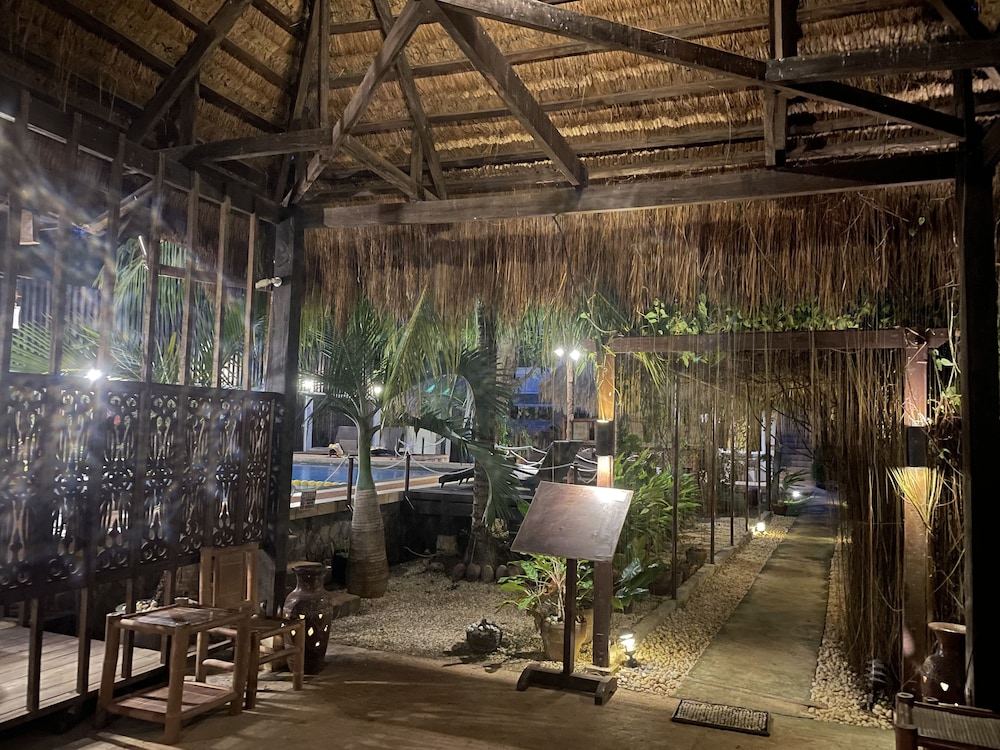 Palms Cove Resort 42/73