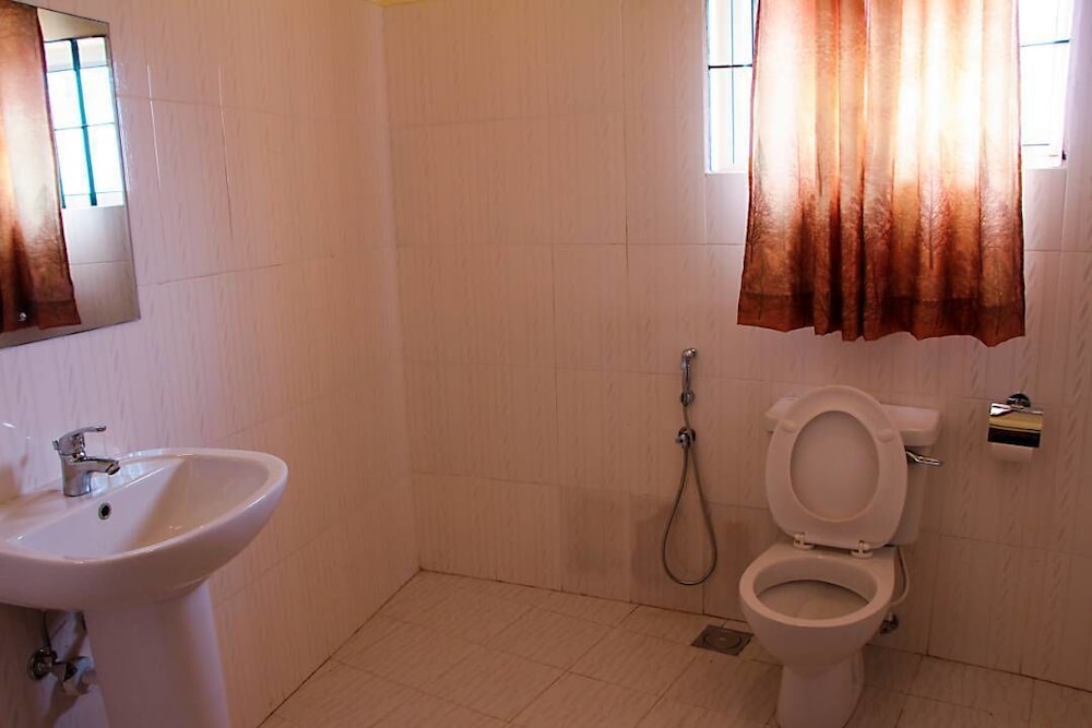 EXECUTIVE, SUITE