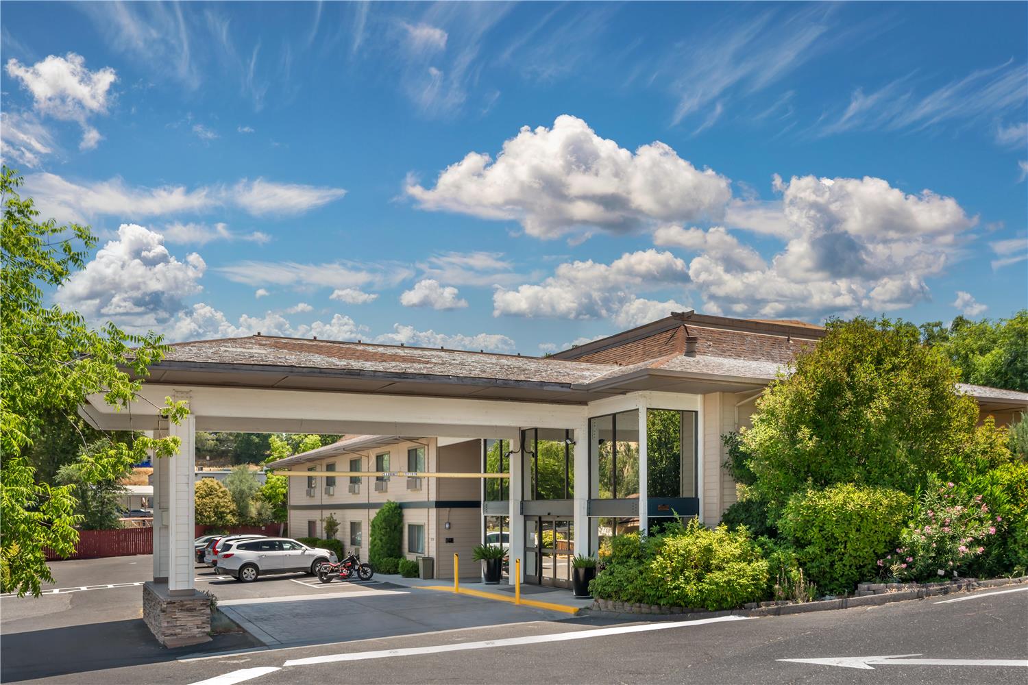 Best Western Plus Sonora Oaks Hotel & Conference Center 4/24