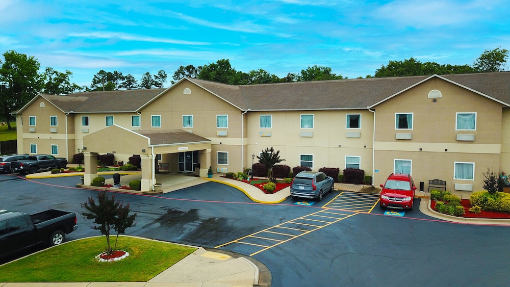 Days Inn & Suites By Wyndham Cabot 3/56