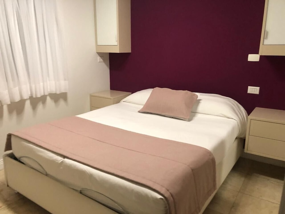 TRAVEL INN PARK AVENUE 18/50