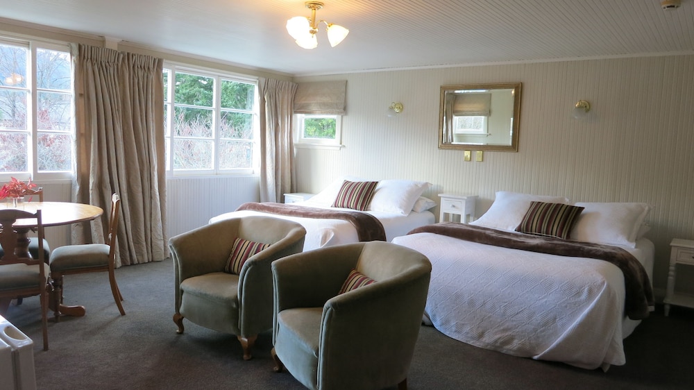 Cheltenham House 11/50