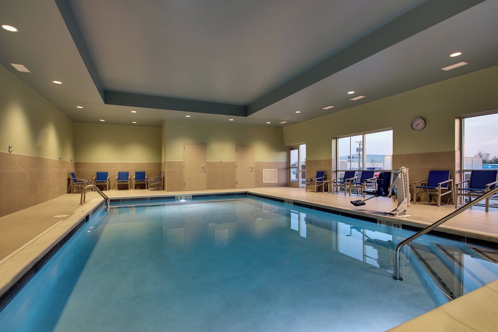 Holiday Inn Express Hotel & Suites Troy 44/67