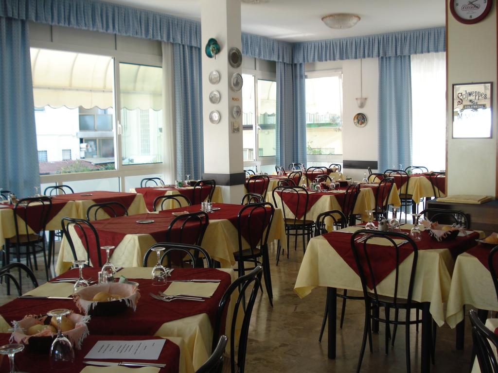 HOTEL ROBY 15/22