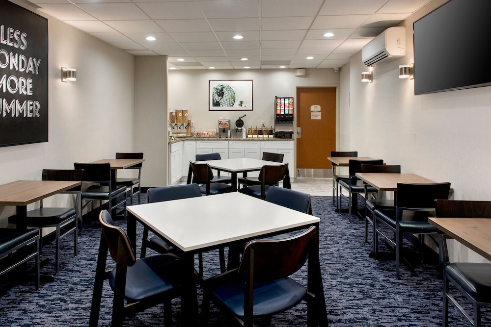 Fairfield Inn by Marriott New York LaGuardia Airport/Flushing 24/37