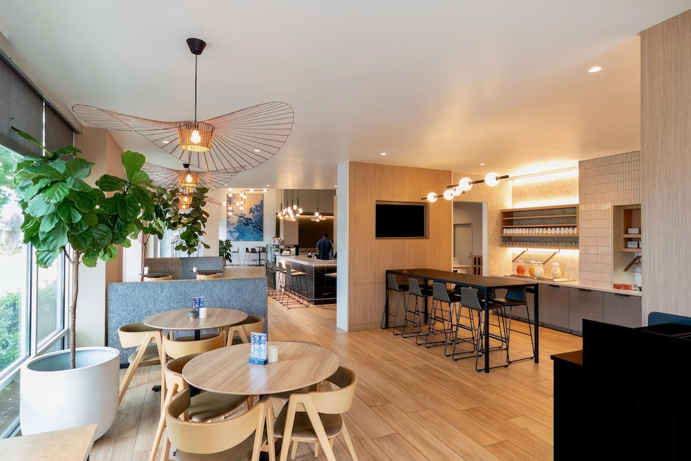 Hyatt Place Sacramento Roseville 52/67