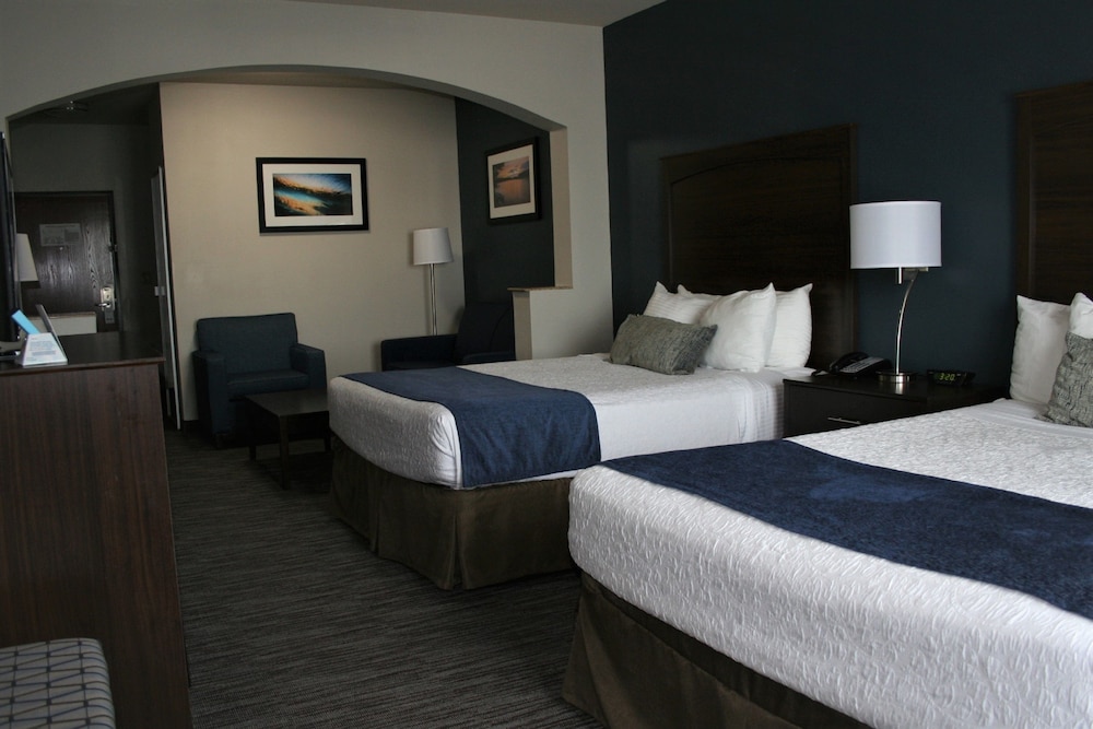 Best Western Plus Lake Dallas Inn & Suites 8/27