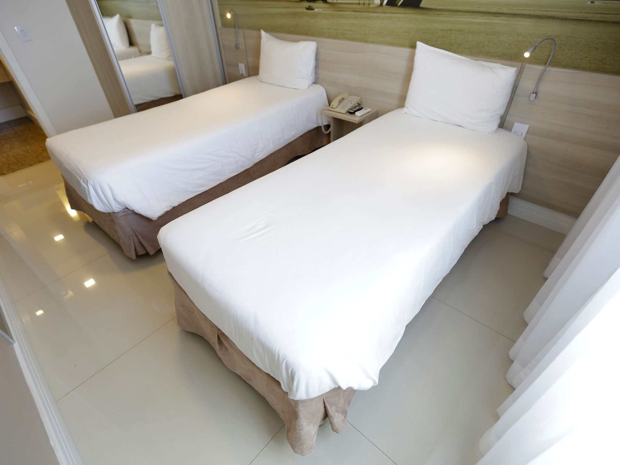 SUPERIOR, TWIN BEDS