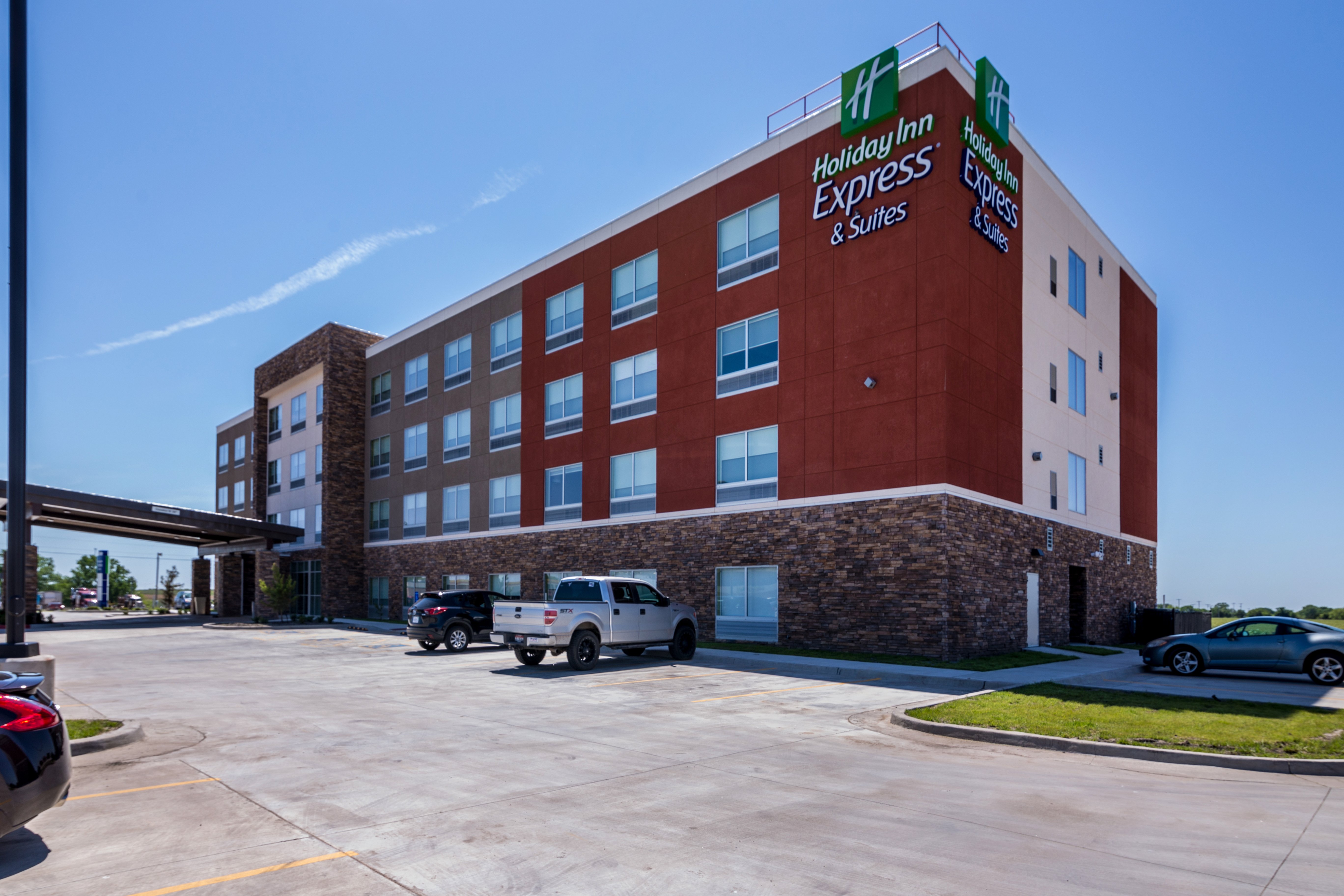 Holiday Inn Express Suites Blackwell 38/40