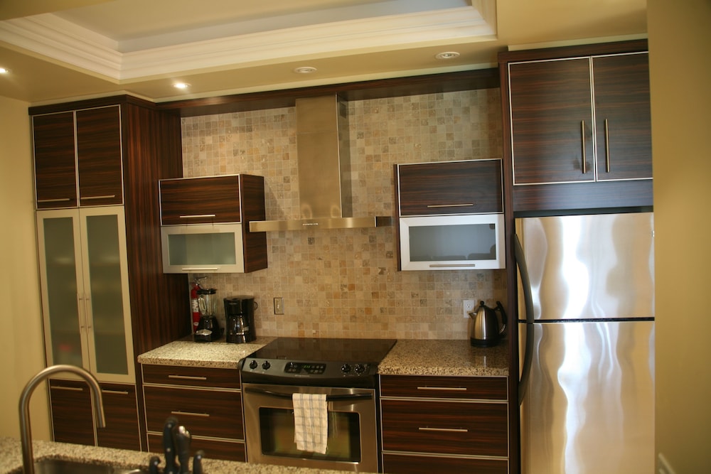 The Atrium Resort 54/66