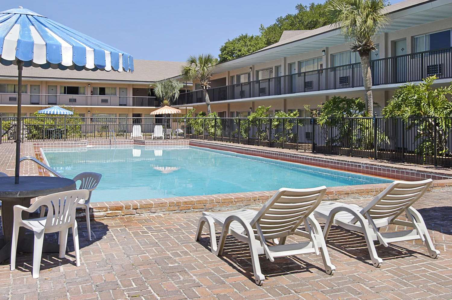 Days Inn by Wyndham Gainesville University 16/17