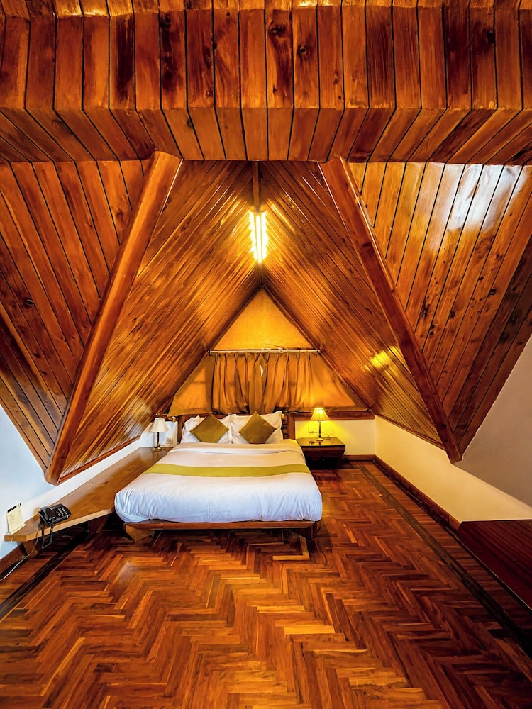 MANU ALLAYA(The Resort Spa in the Himalayas) 24/50